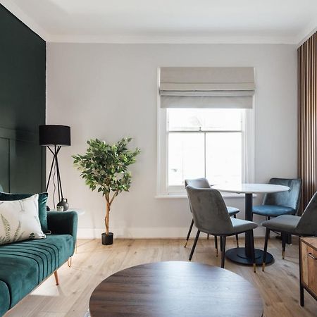 Apartamento Stunning & Stylish 2 Bed Flat In West Londres Exterior foto