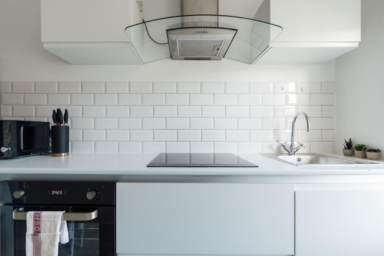 Apartamento Stunning & Stylish 2 Bed Flat In West Londres Exterior foto
