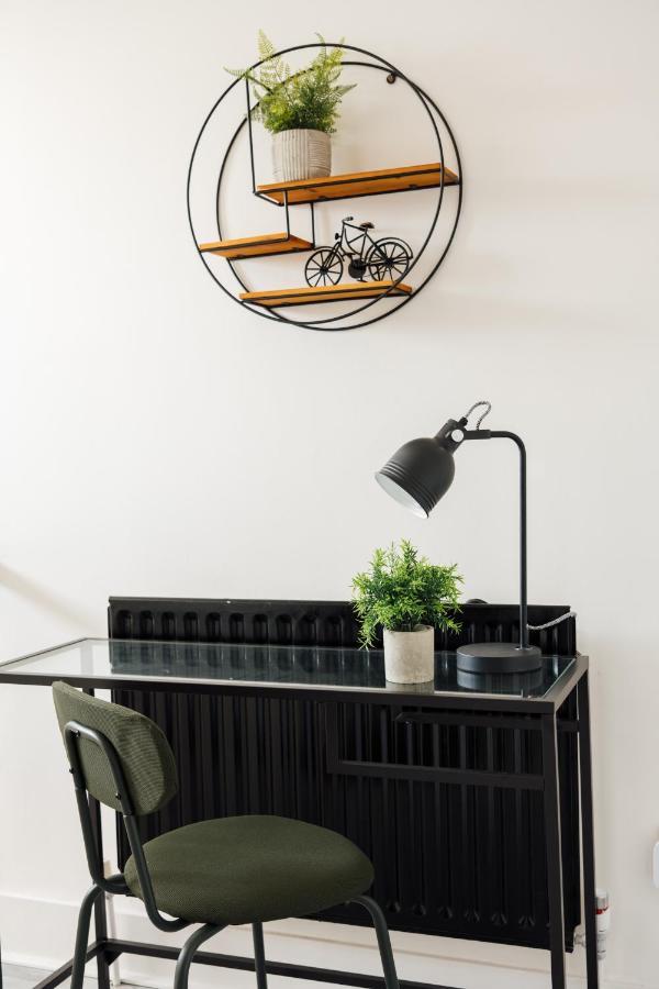 Apartamento Stunning & Stylish 2 Bed Flat In West Londres Exterior foto
