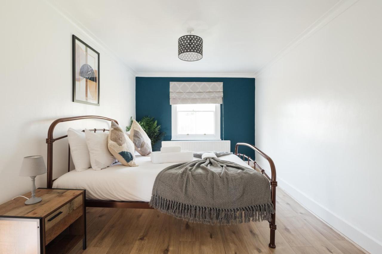 Apartamento Stunning & Stylish 2 Bed Flat In West Londres Exterior foto