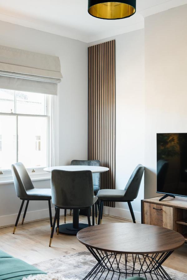 Apartamento Stunning & Stylish 2 Bed Flat In West Londres Exterior foto