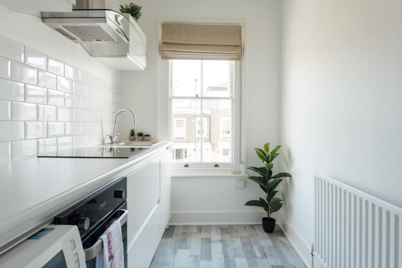 Apartamento Stunning & Stylish 2 Bed Flat In West Londres Exterior foto