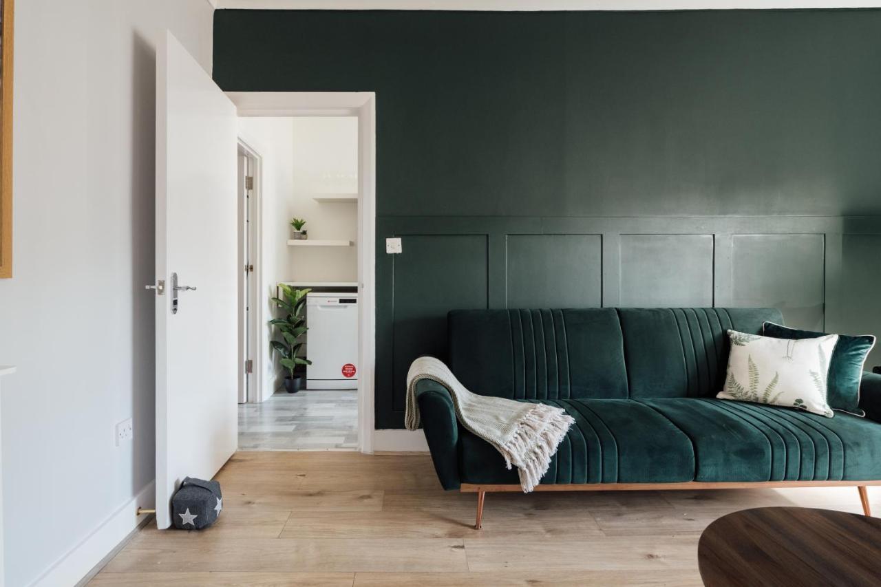 Apartamento Stunning & Stylish 2 Bed Flat In West Londres Exterior foto